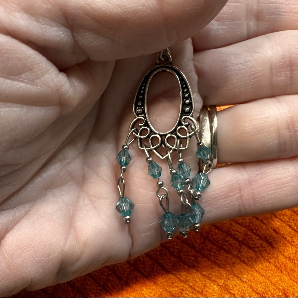 Silver and blue metal Dangle beaded pierced Earrings - Picture 5 of 6